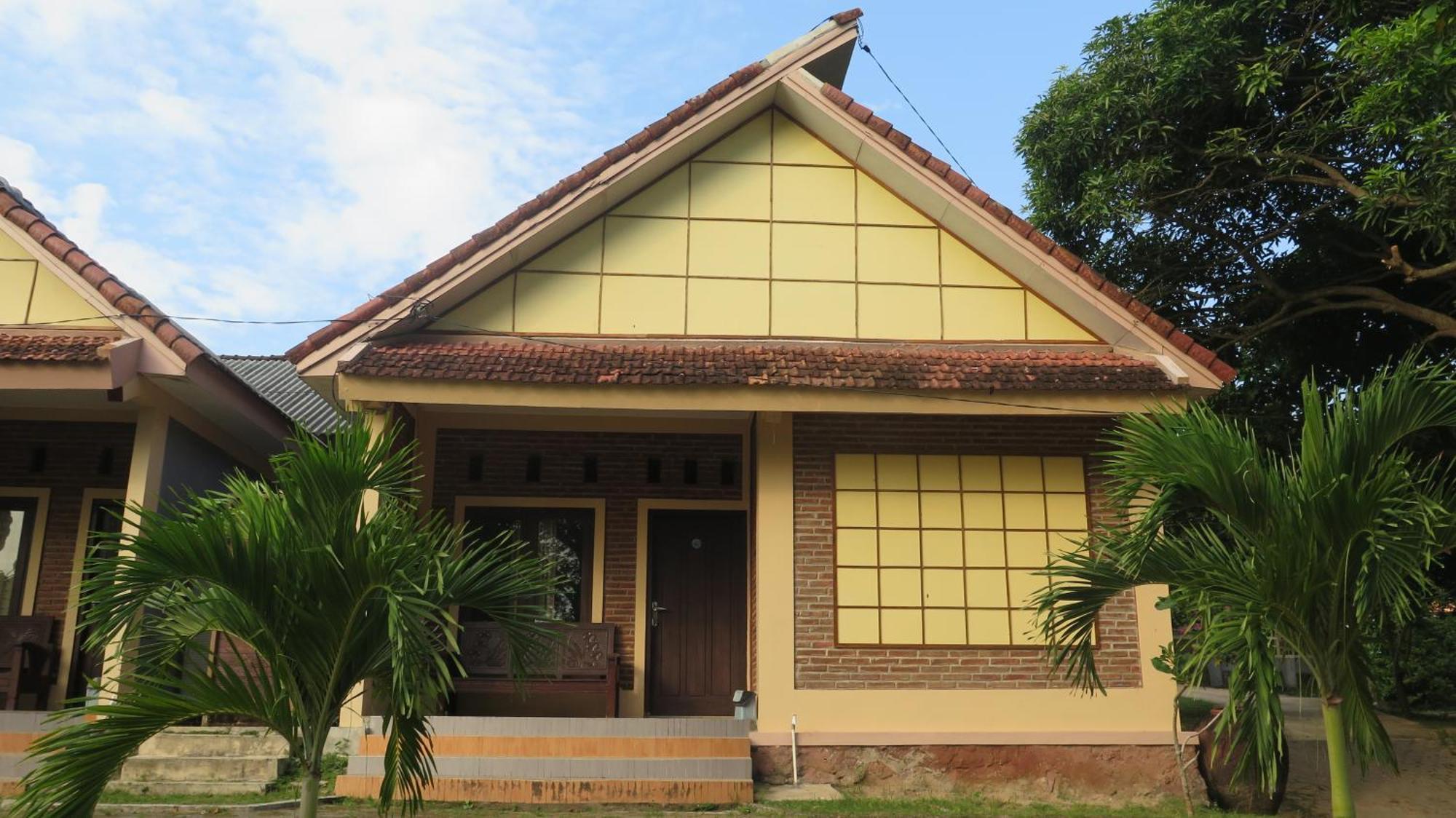 Mangrove Inn Ilhas Karimunjava Exterior foto