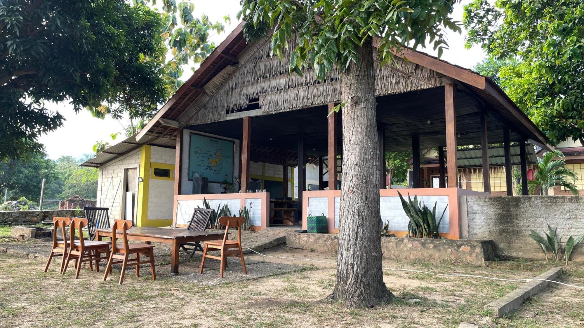 Mangrove Inn Ilhas Karimunjava Exterior foto