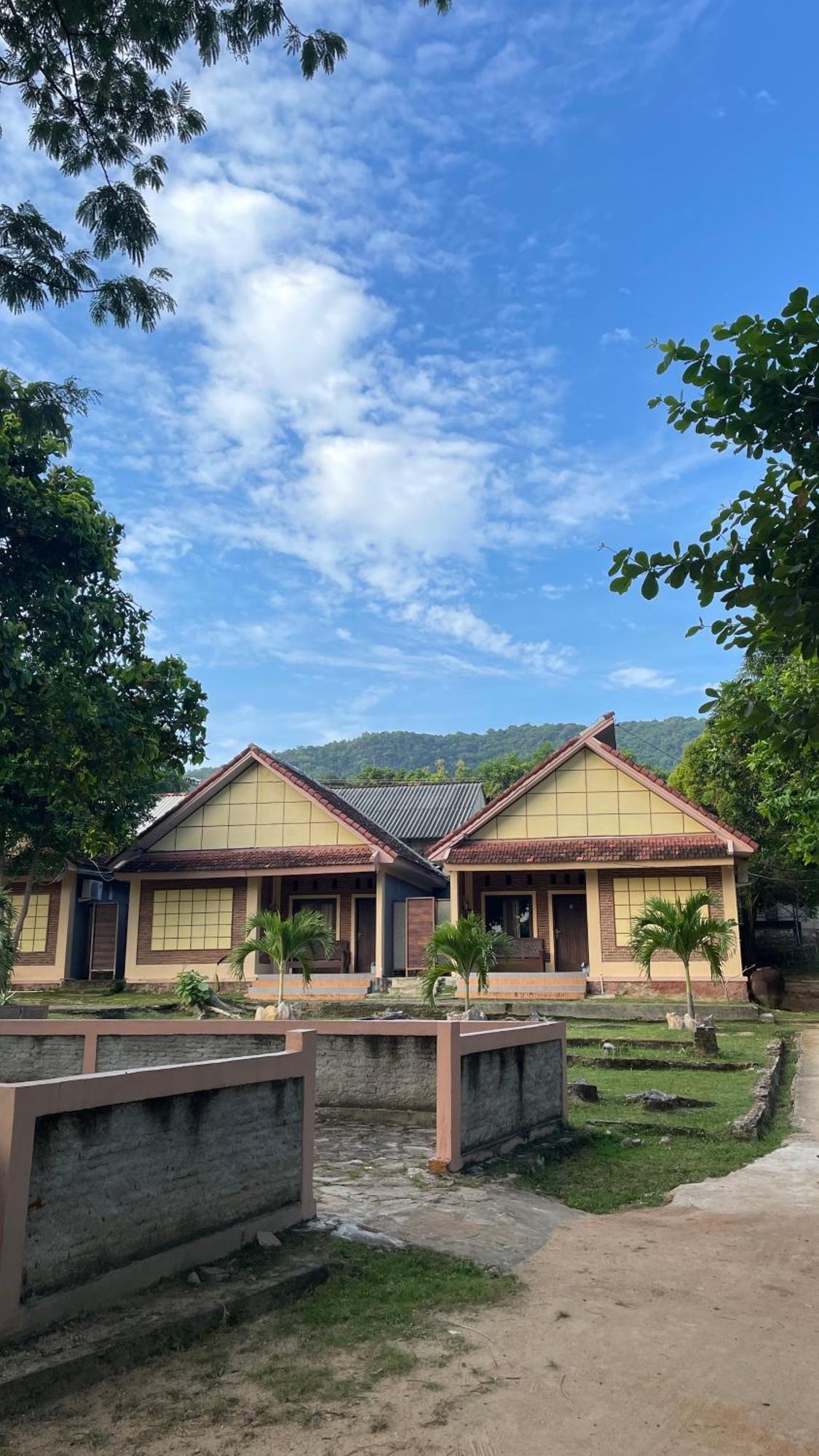 Mangrove Inn Ilhas Karimunjava Exterior foto