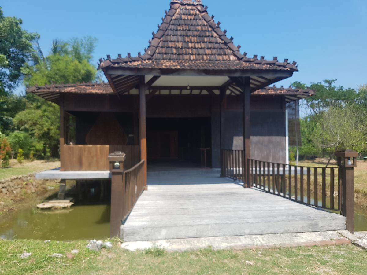 Mangrove Inn Ilhas Karimunjava Exterior foto