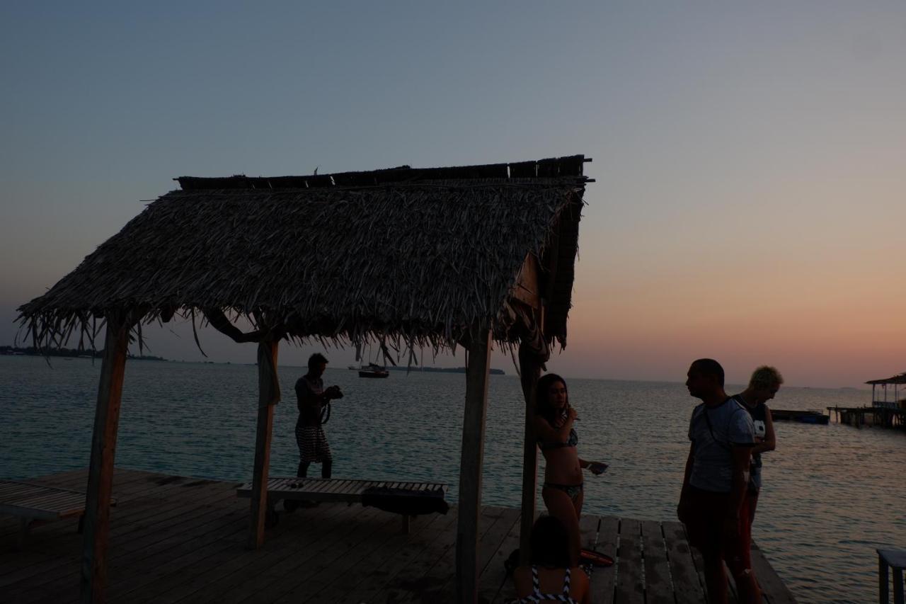 Mangrove Inn Ilhas Karimunjava Exterior foto