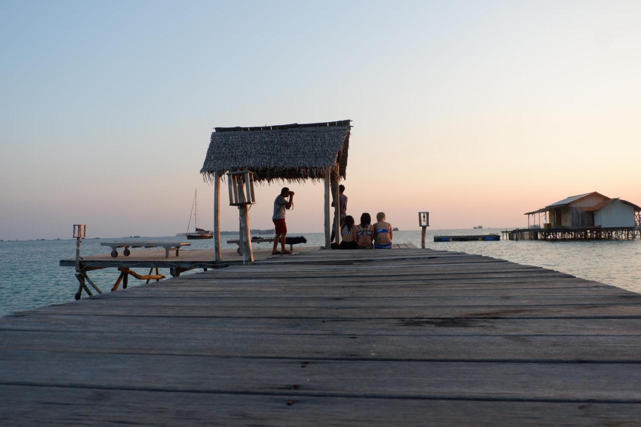 Mangrove Inn Ilhas Karimunjava Exterior foto