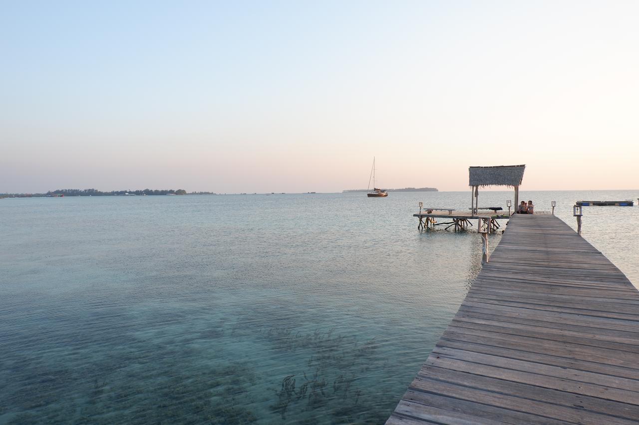 Mangrove Inn Ilhas Karimunjava Exterior foto